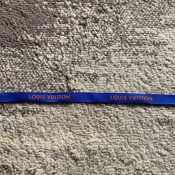 Louis Vuitton Ribbon - Picture 4 of 4